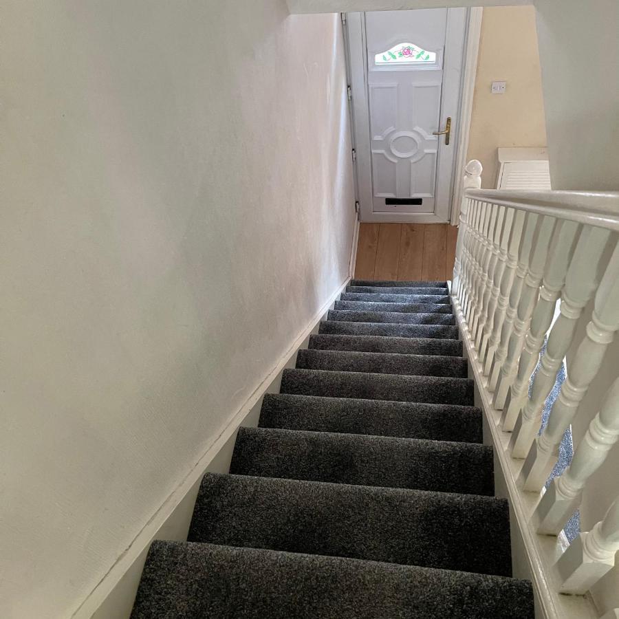 Pc Lodge Kingswood St Preston R1 المظهر الخارجي الصورة